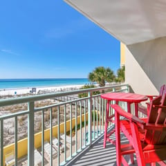 Pelican Isle 217 Gulf front with Balcony sleeps 6