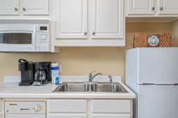 Gulfside Villa 308 Beachside Studio with Island Views & Resort Amenities