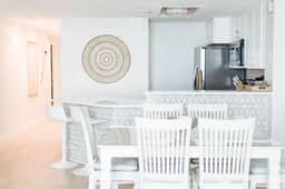 Sterling Sands 304~ 2/2 Condo~Heart of Destin ~ Weekend Special