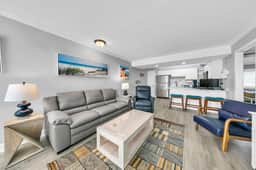 Aqua Villa 102~Beach Front~Dog Friendly~FREE DAILY PASSES~FREE BEACH SERVICE