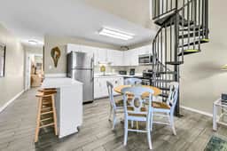Tropical Isle 207 Beautiful Beach Villa with Loft ~ Sleeps 6~FREE BEACH SVC