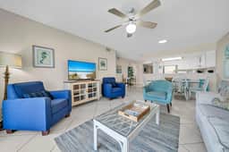 3011 Islander Beach Resort Stylish Gulf Front Condo ~ Huge Balcony