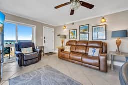 301 Aqua Villa~Beautiful View~Sleeps 6 ~Free Beach Service/Free Daily Passes - Image 2