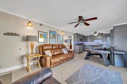 301 Aqua Villa~Beautiful View~Sleeps 6 ~Free Beach Service/Free Daily Passes - Image 3