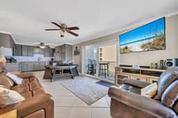 301 Aqua Villa~Beautiful View~Sleeps 6 ~Free Beach Service/Free Daily Passes - Image 4