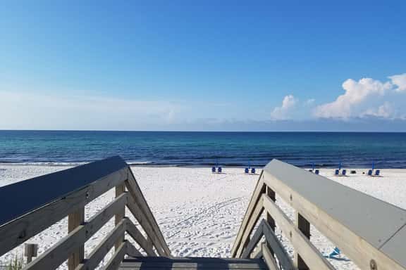 207 Tropical Isle  Beach Villa with Loft ~ Sleeps 6~FREE BEACH SVC - Image 1