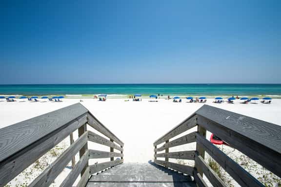 108 Tropical Isle ~ Paradise Island Retreat ~ Enjoy Free Beach Svc - Image 1