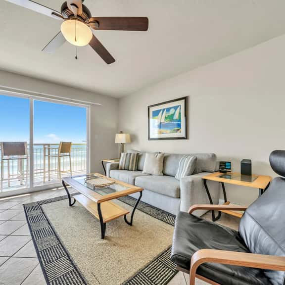 Pelican Isle 404 - 1 BR+hall bunks-2Bath Sleeps 6 - Ocean front with Balcony - Image 1