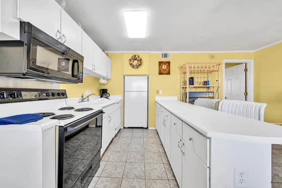Tropical Isle 210 1 Bed 1 Bath Balcony Water View~ Reduced MONTHLY Rates