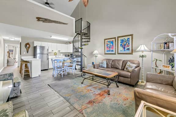 Tropical Isle 207 Beautiful Beach Villa with Loft ~ Sleeps 6~FREE BEACH SVC