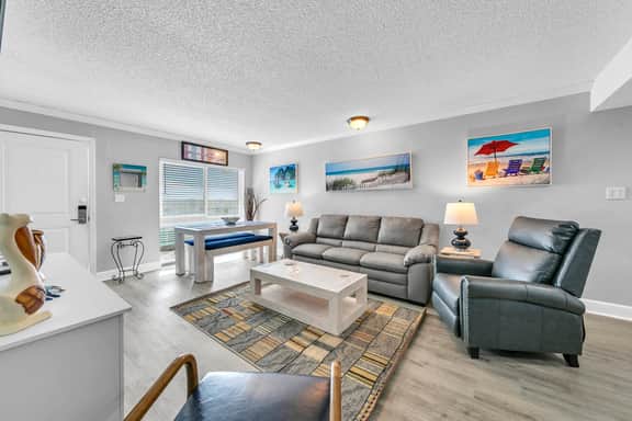 Aqua Villa 102~Beach Front~Dog Friendly~FREE DAILY PASSES~FREE BEACH SERVICE