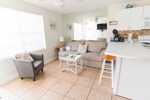 Tropical Isle 103 ~ 1 Bedroom/1 Bath Sleeps 5