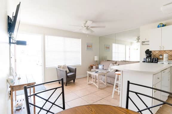 Tropical Isle 103 ~ 1 Bedroom/1 Bath Sleeps 5
