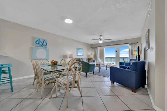 3011 Islander Beach Resort Stylish Gulf Front Condo ~ Huge Balcony