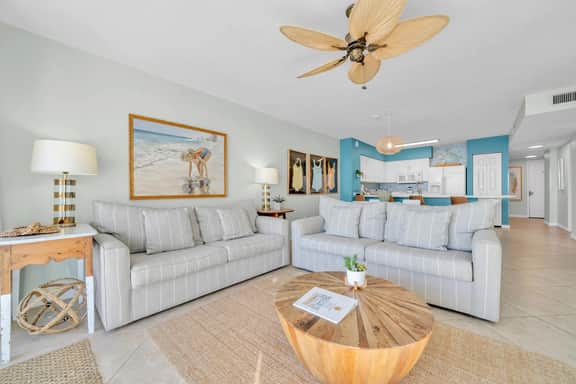 407 Island Princess~3BR 3Ba Gulf front with Balcony~FREE Beach Service