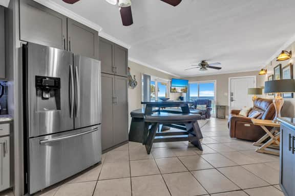 301 Aqua Villa~Beautiful View~Sleeps 6 ~Free Beach Service/Free Daily Passes - Image 5