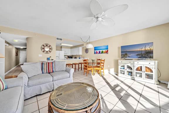 408 Island Princess~Gulf Front with Balcony~FREE Beach Service - Image 5