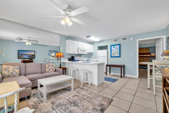 105 Tropical Isle Cozy Gulfside Condo ~ Beach Svc Included ~ AUG SALE - Image 2