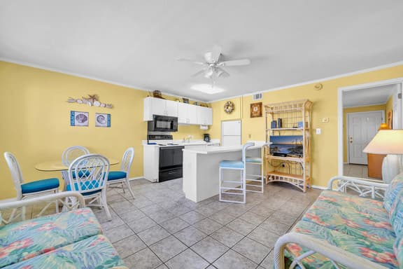 Tropical Isle 210 1 Bed 1 Bath Balcony Water View~ Reduced MONTHLY Rates