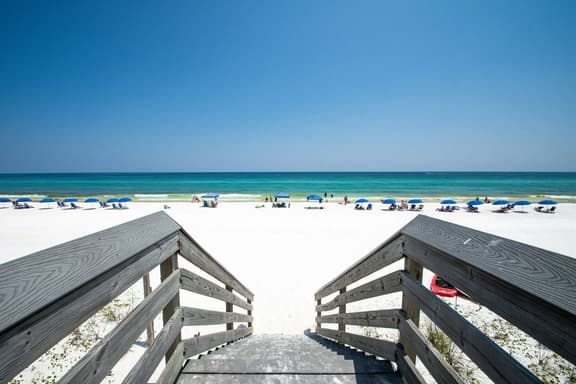 Tropical Isle 108 Paradise Island Retreat ~ Enjoy Free Beach Svc