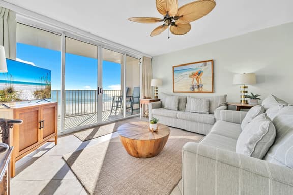 407 Island Princess~3BR 3Ba Gulf front with Balcony~FREE Beach Service