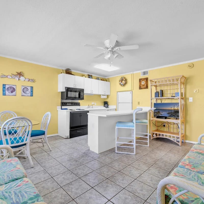 210 Tropical Isle  1/1  Sleeps 4 Balcony Water View~Free passes~AUG SALE