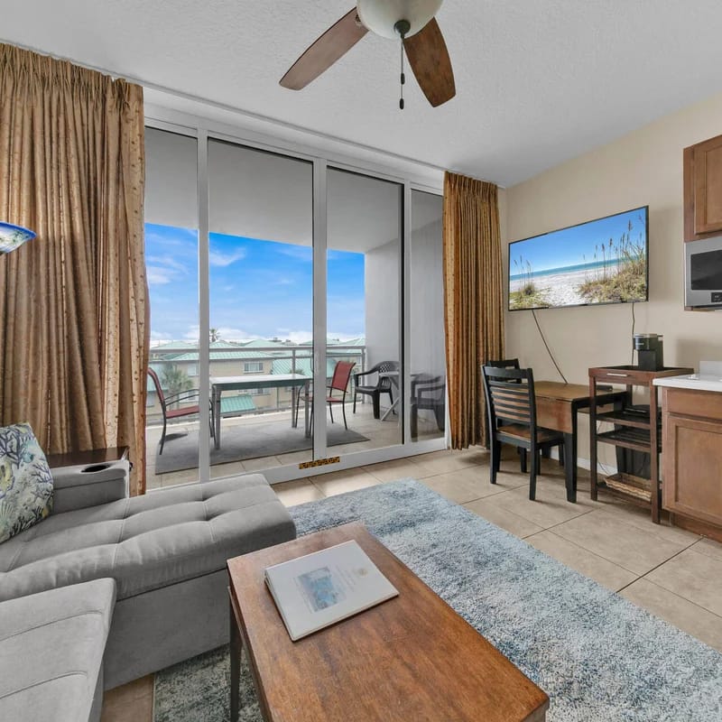 Destin West Villa 406 Studio Sleeps 3 ~Balcony ~ FREE BEACH SERVICE