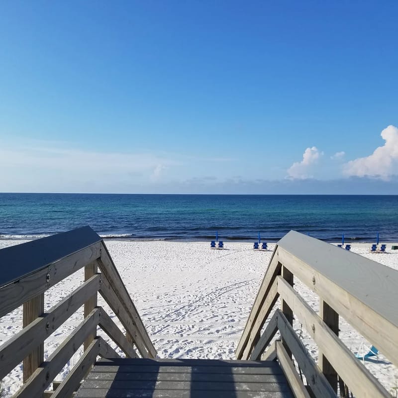207 Tropical Isle  Beach Villa with Loft ~ Sleeps 6~FREE BEACH SVC~AUG SALE