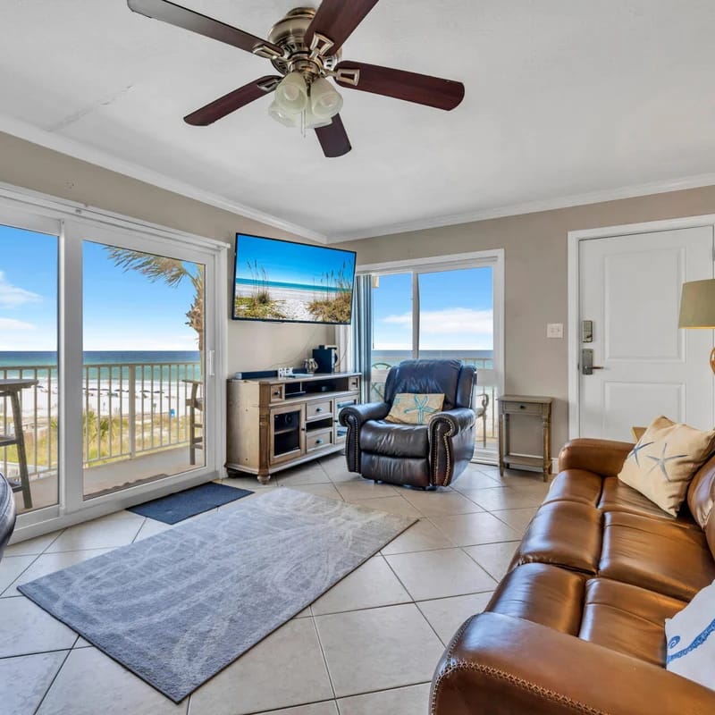 301 Aqua Villa~Beautiful View~Sleeps 6 ~Free Beach Service/Free Daily Passes